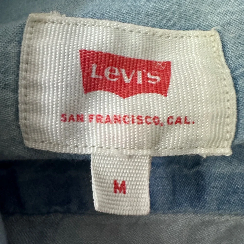 Levis‎ Mens Acid Wash Denim Button Down Shirt Light Blue Cloud Sky Wash Medium